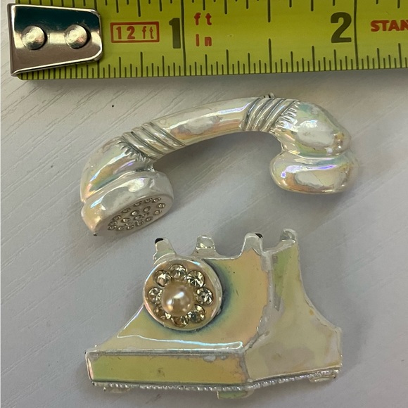 Vintage Rotary Phone 2 Piece Brooch Pin Set - iridescent white / crystal / pearl - Picture 3 of 5